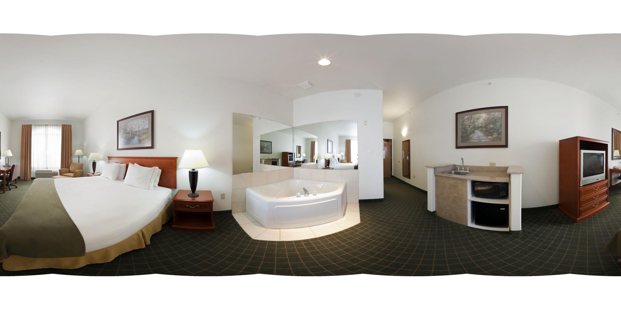 1 KING BED WITH WHIRLPOOL TUB NONSMOKING