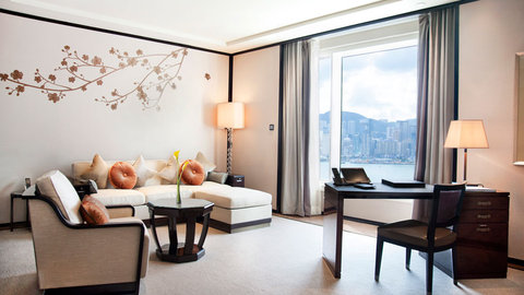 Deluxe Harbour View Suite