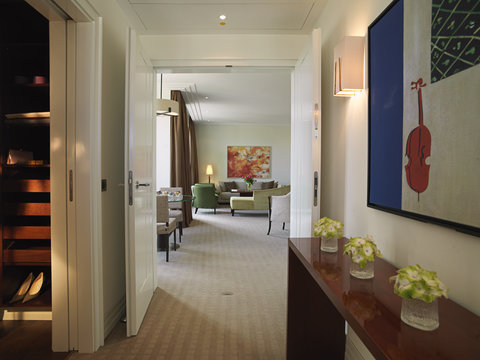 The Charles Hotel - Deluxe Suite