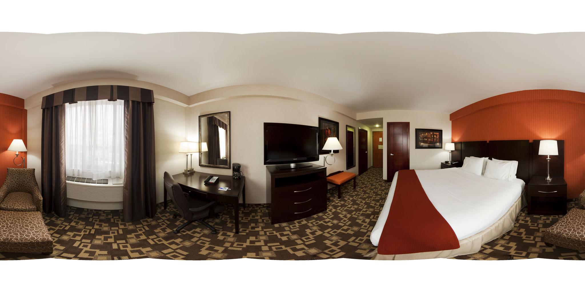 HOLIDAY INN EXPRESS MASPETH