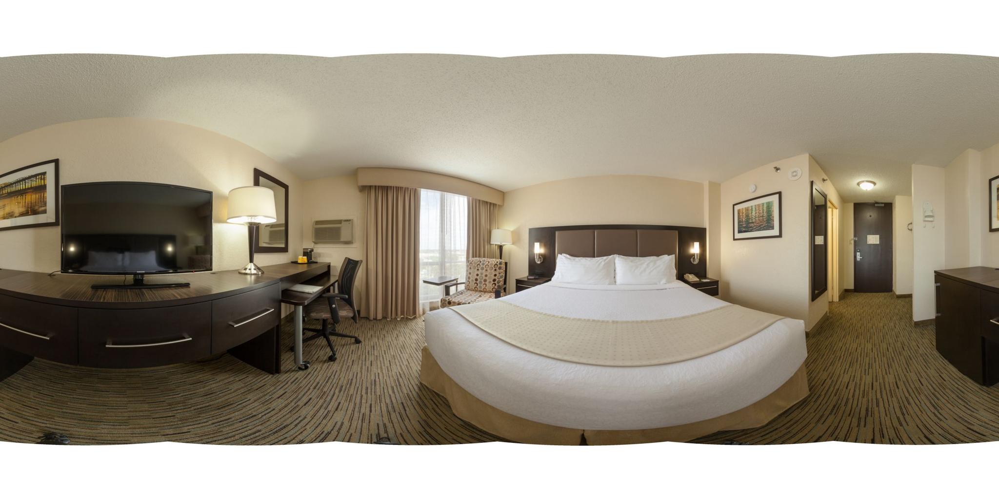 1 KING BED LEISURE NONSMOKING