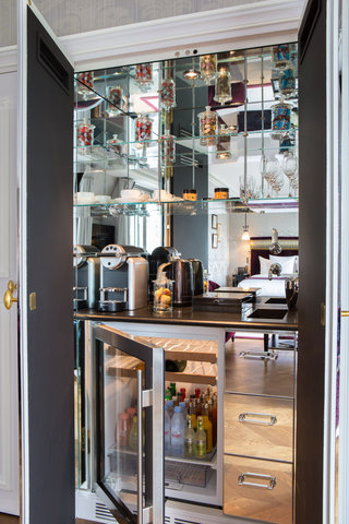 In room Bar
