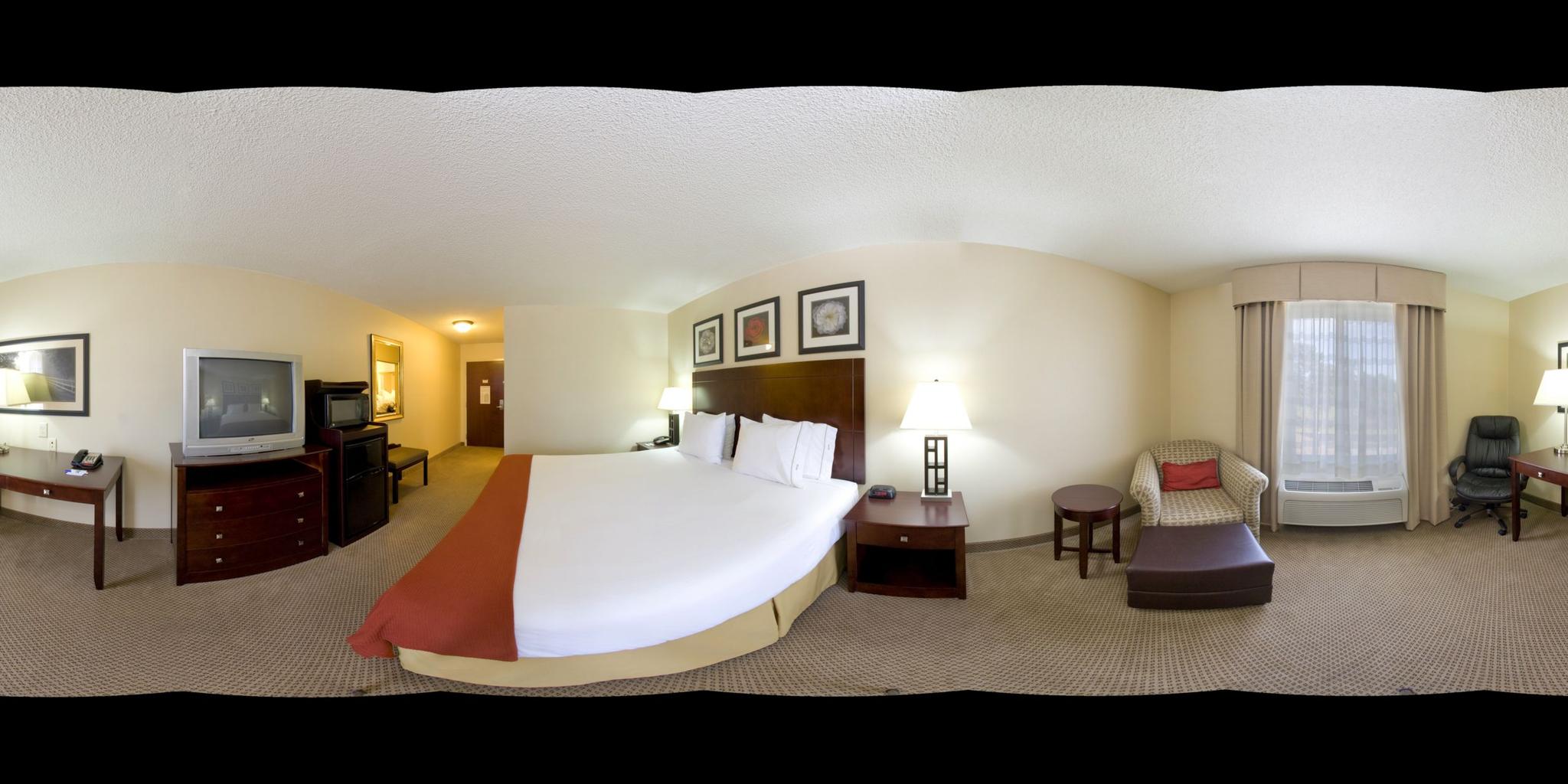 HOLIDAY INN EXP STES DICKSON