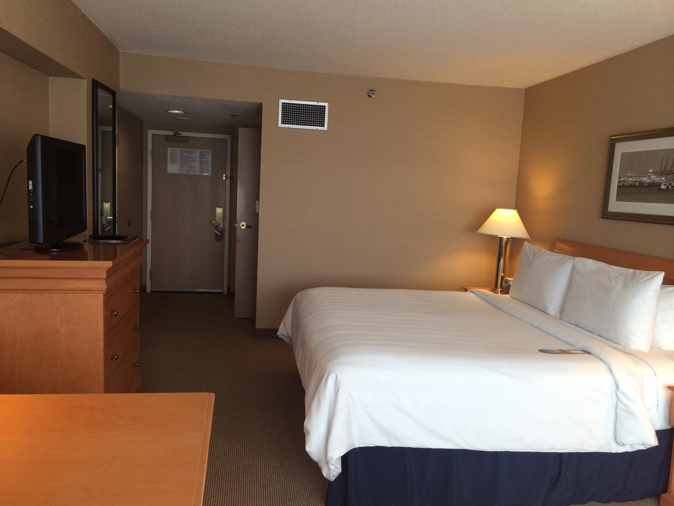 CROWNE PLAZA SAN PEDRO