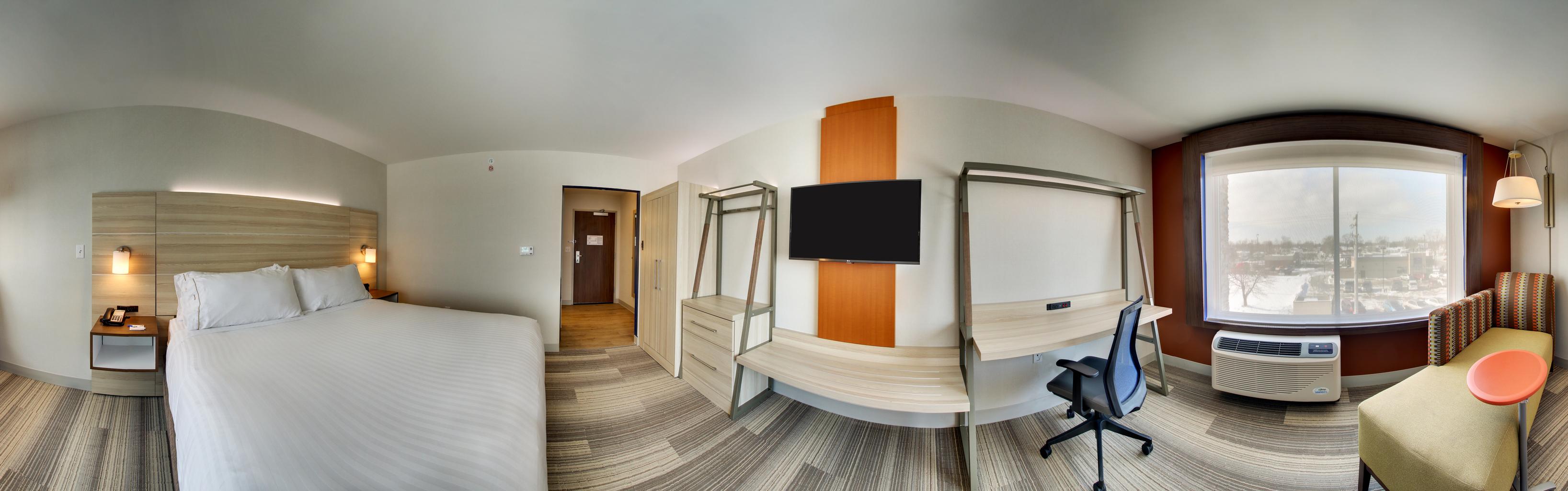 Holiday Inn Express and Suites Galesburg