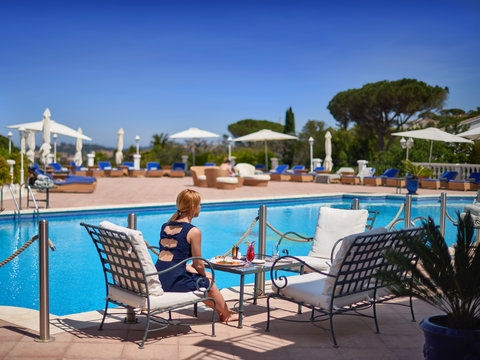 Pool Restaurant Le Petit Belrose