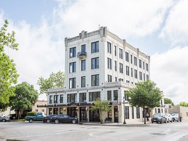 Park Plaza Hotel Seguin and Chop House