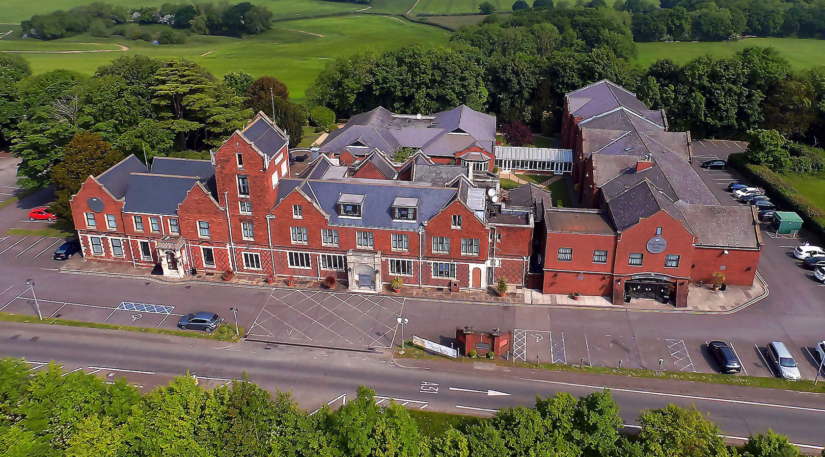 Hogs Back Hotel and Spa