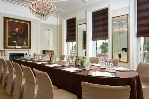 Brown's Hotel - Niagara Room