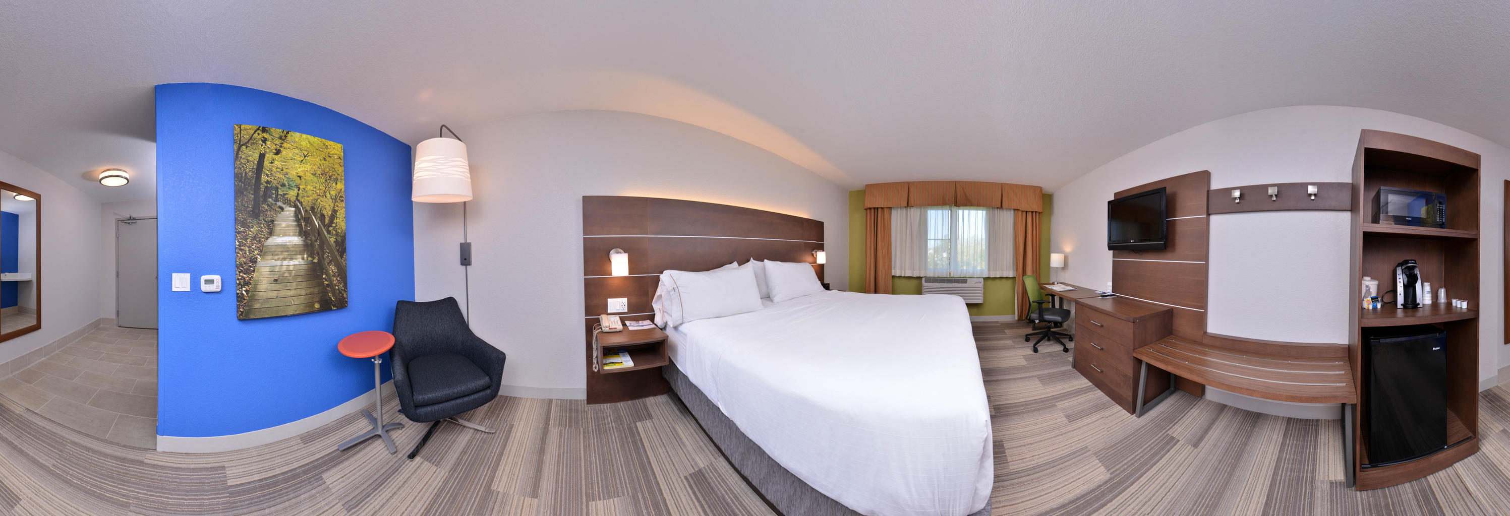 HOLIDAY INN EXP STES WI RAPIDS