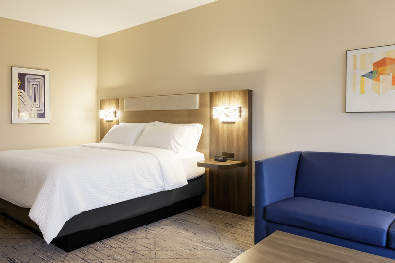 Holiday Inn Express and Suites Hebron – Cincinnati Airport