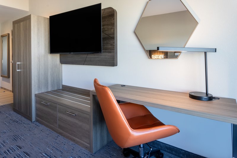Holiday Inn Express and Suites Benson