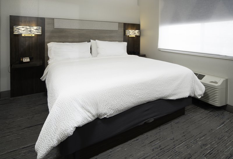 HOLIDAY INN-EXP STES CANYON