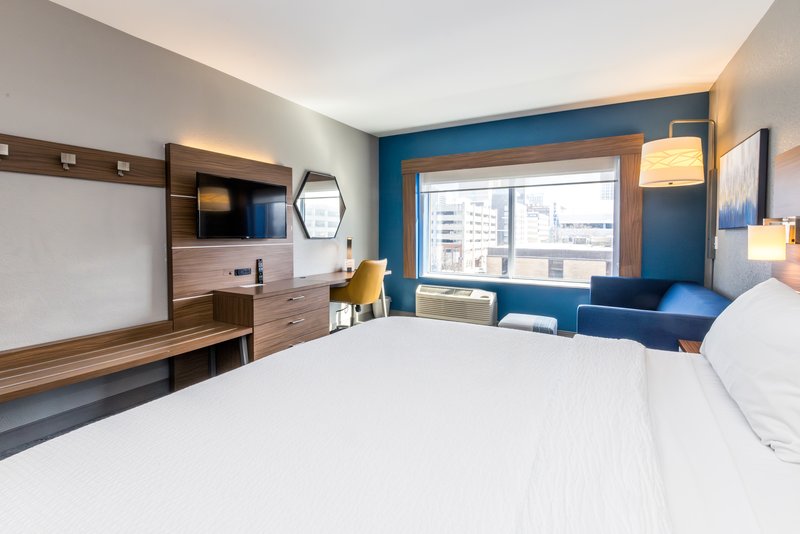 HOLIDAY INN EXPRESS LOUISVILLE