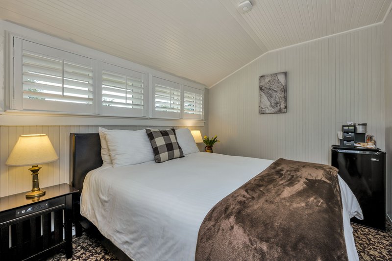 Napa Queen Room Front