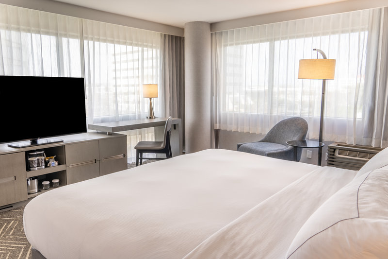 1 KING PREMIUM CORNER ROOM
