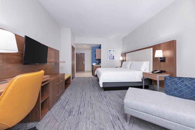 Holiday Inn Express and Suites Houston SW – Medical Ctr Area