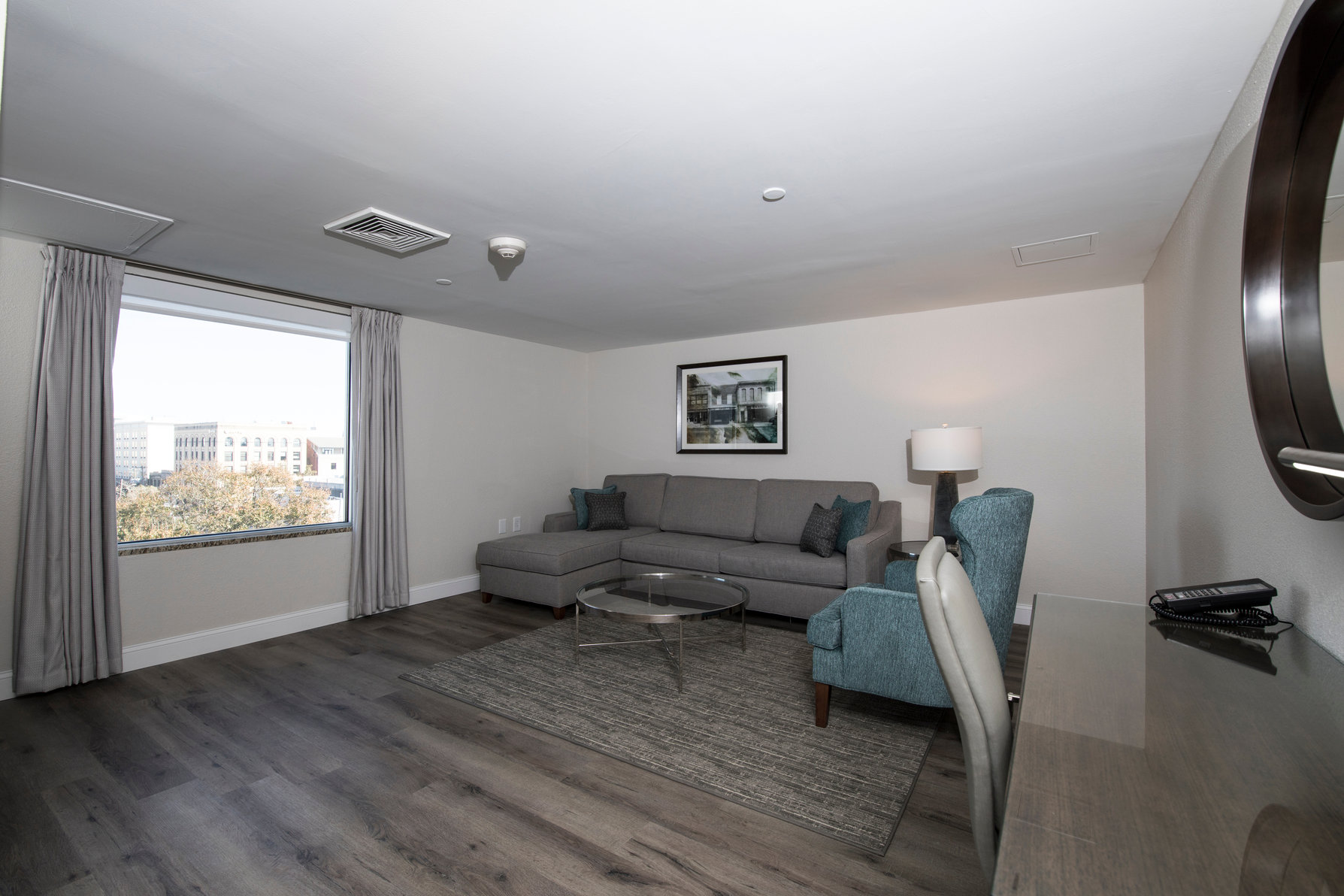 Hotel Ballast Wilmington, Tapestry Collection by Hilton Room Type - 2DBL 1BDRM CTYVW ACC TUB