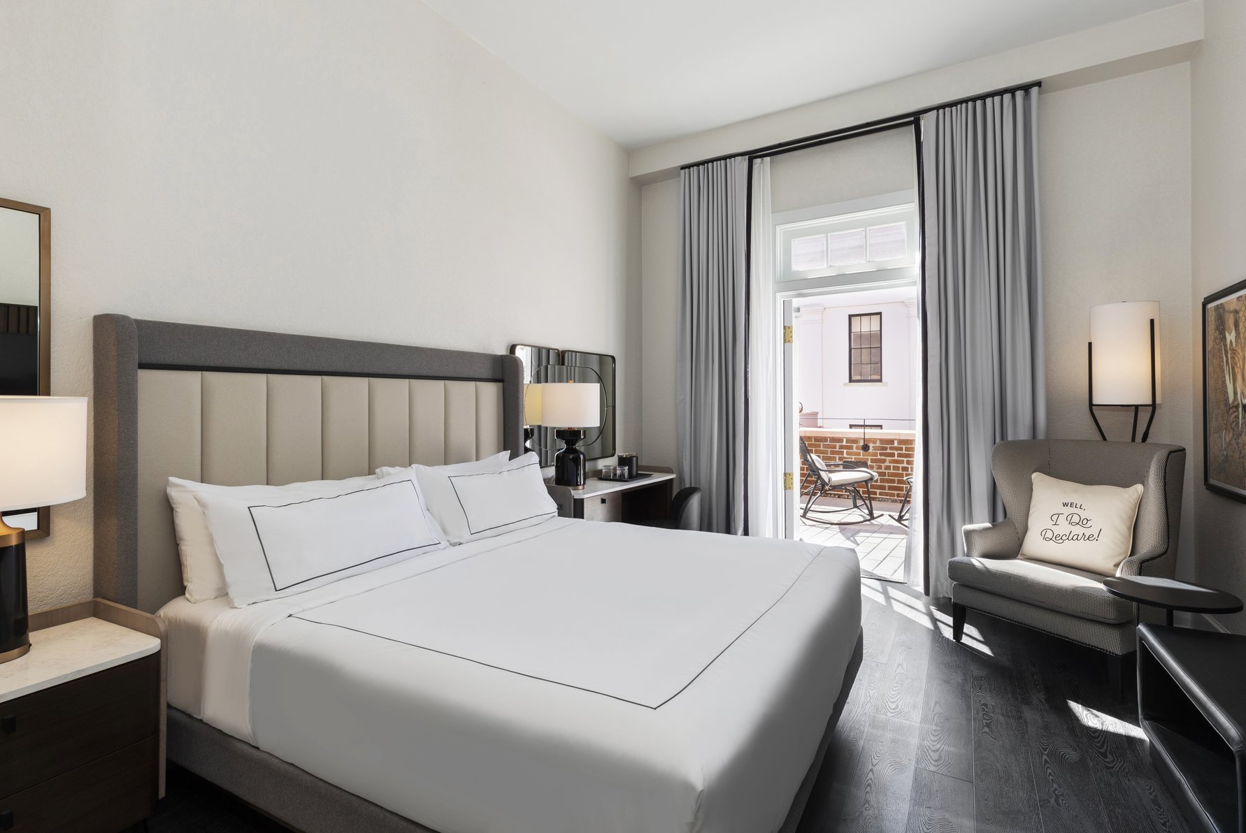 Mills House Charleston, Curio Collection by Hilton Room Type - 1 KING SUNDECK HEAR ACCESS