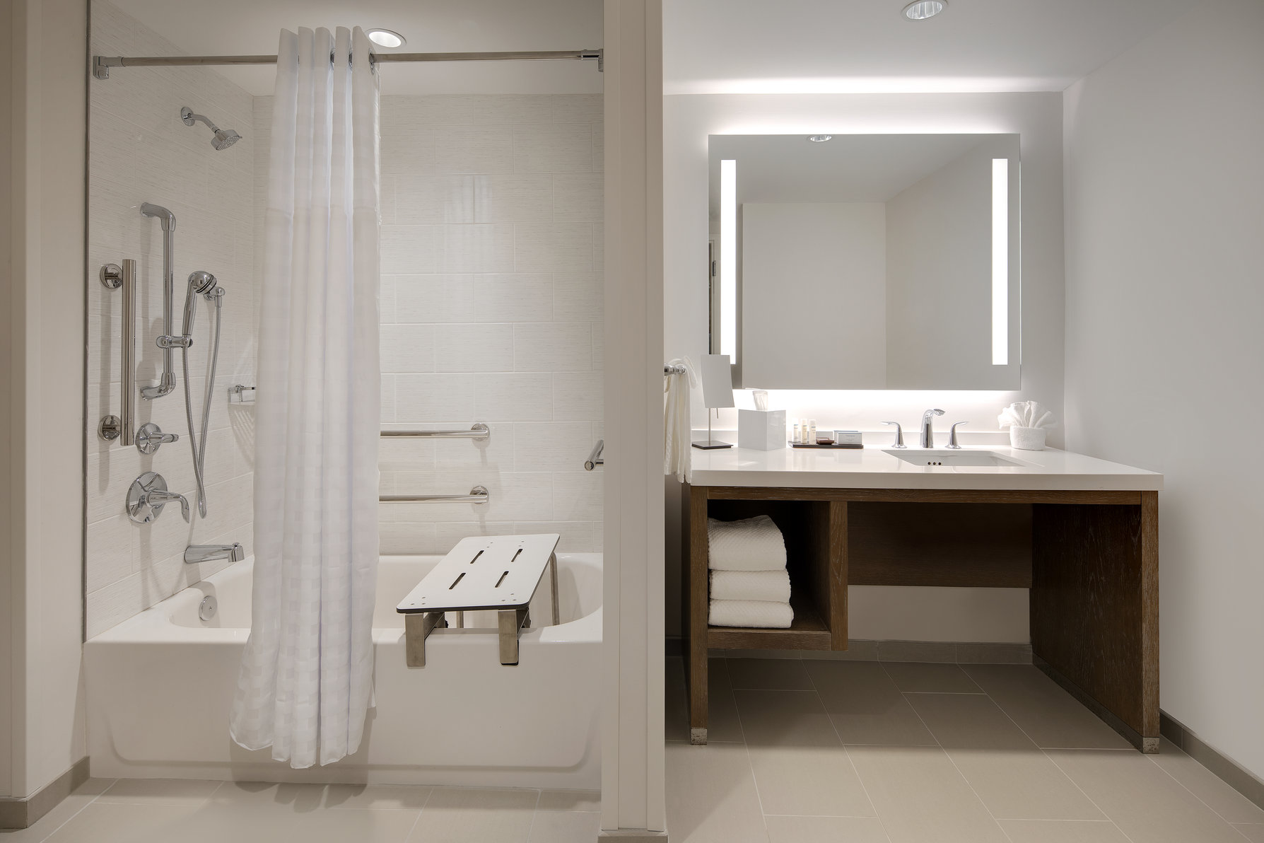 Embassy Suites By Hilton St Augustine Beach-Oceanfront Resor Room Type - 2QN BLCNY STE MOB ACC TUB