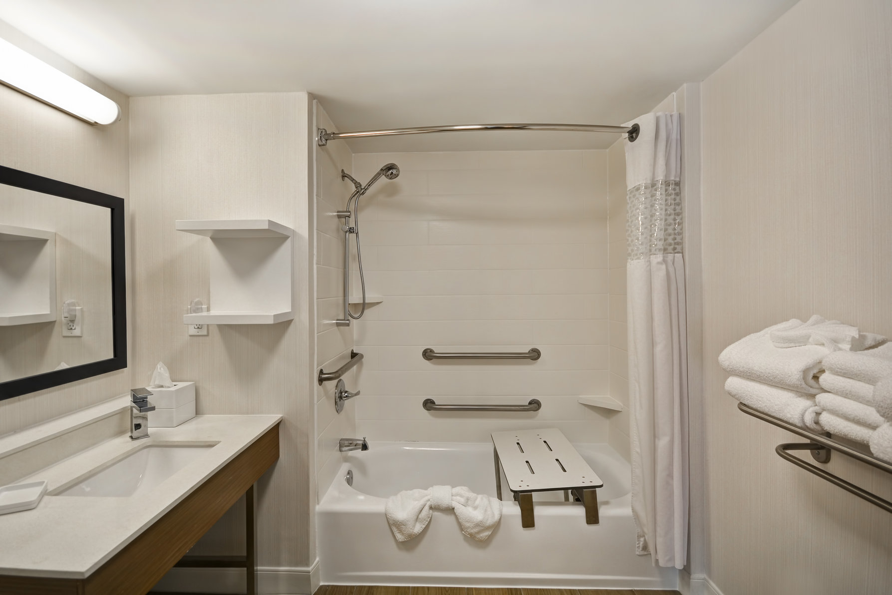 Hampton Inn by Hilton Auburn Room Type - 2QN MOB HEA ACC TUB NS
