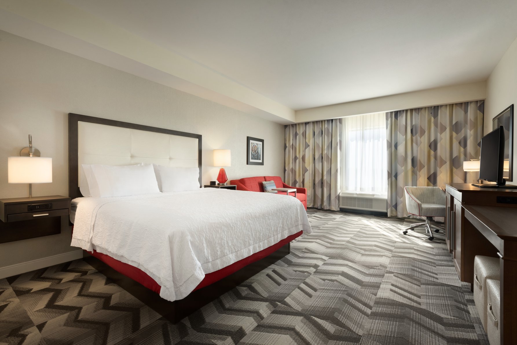 Hampton Inn by Hilton Spring Hill, TN Room Type - 1KN STDO MIC FRIDG WTBR NS
