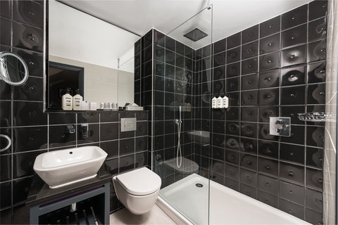 Badezimmerausstattung