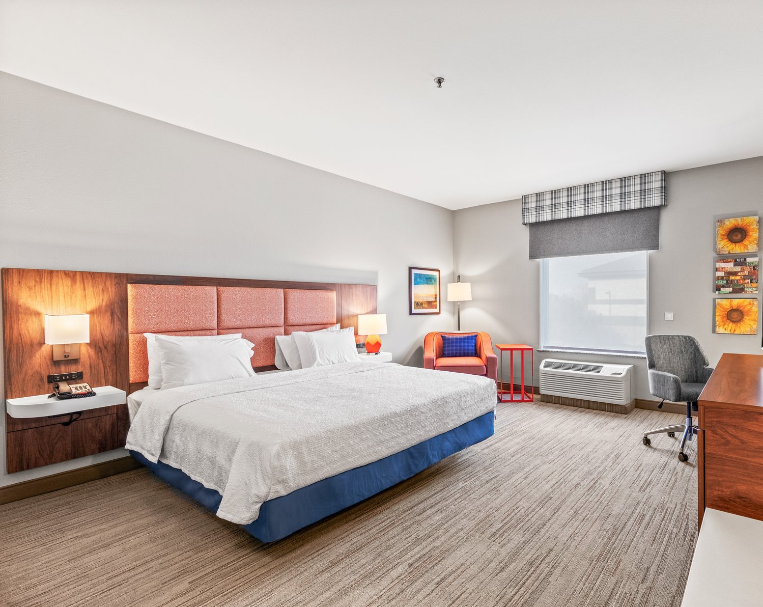 Hampton Inn Brighton Room Type - 1 KING BED