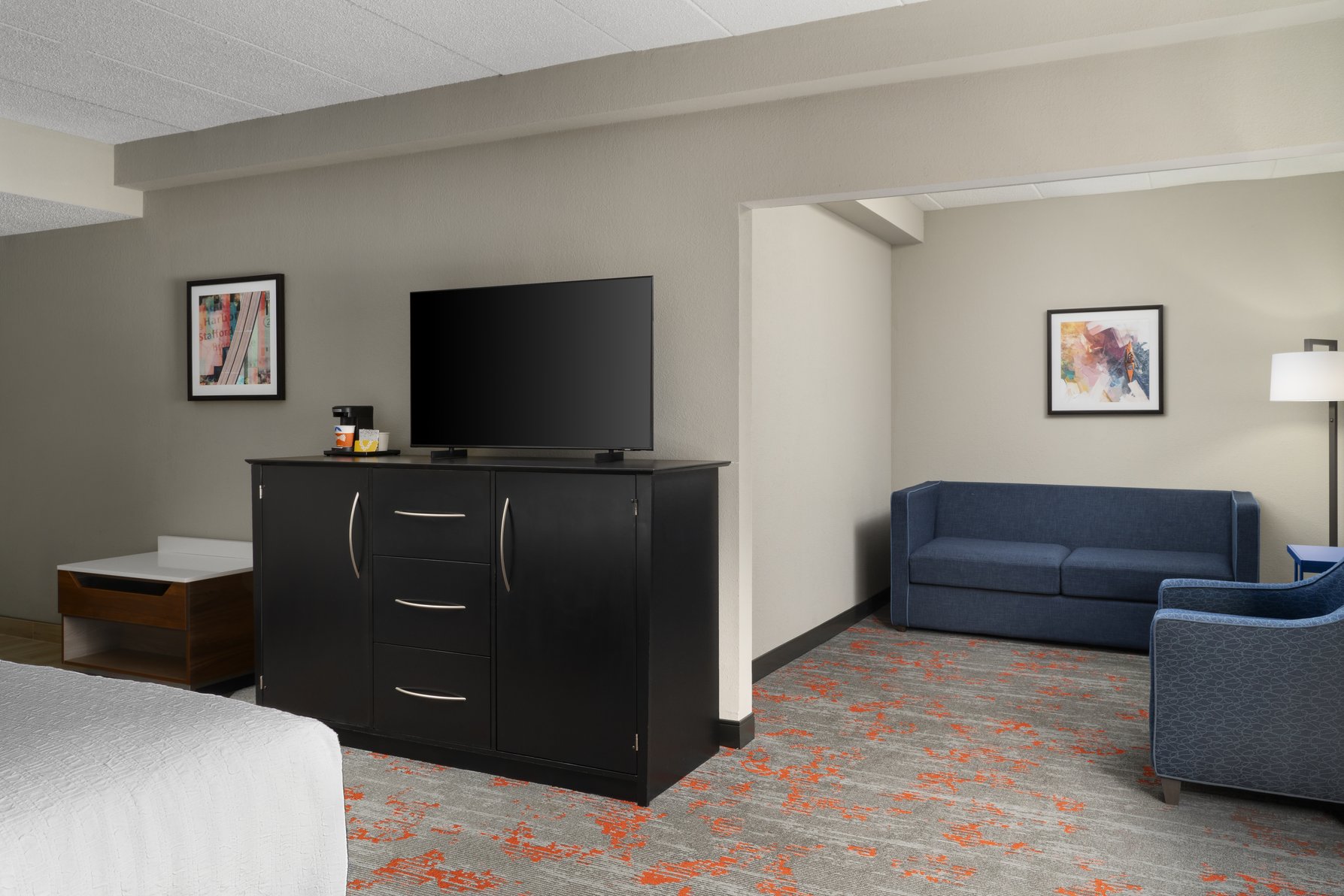 Hampton Inn Stafford/Quantico & Conference Center, VA Room Type - 1 KNG HEARING ACC NOSMOK