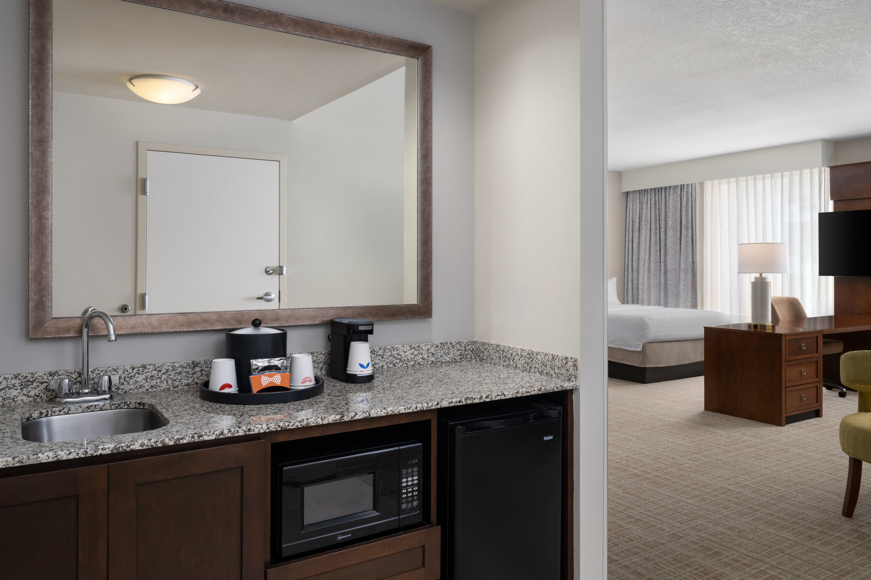 Hampton Inn & Suites Orlando/Downtown South - Medical Center Room Type - 1KN MOB HEA ACC TUB STU NS