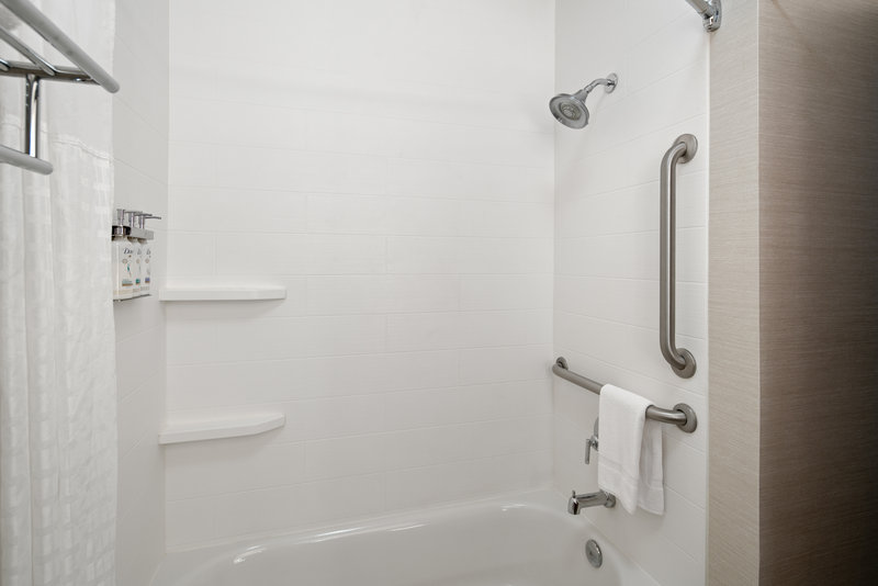HOLIDAY INN EXP STES I-90