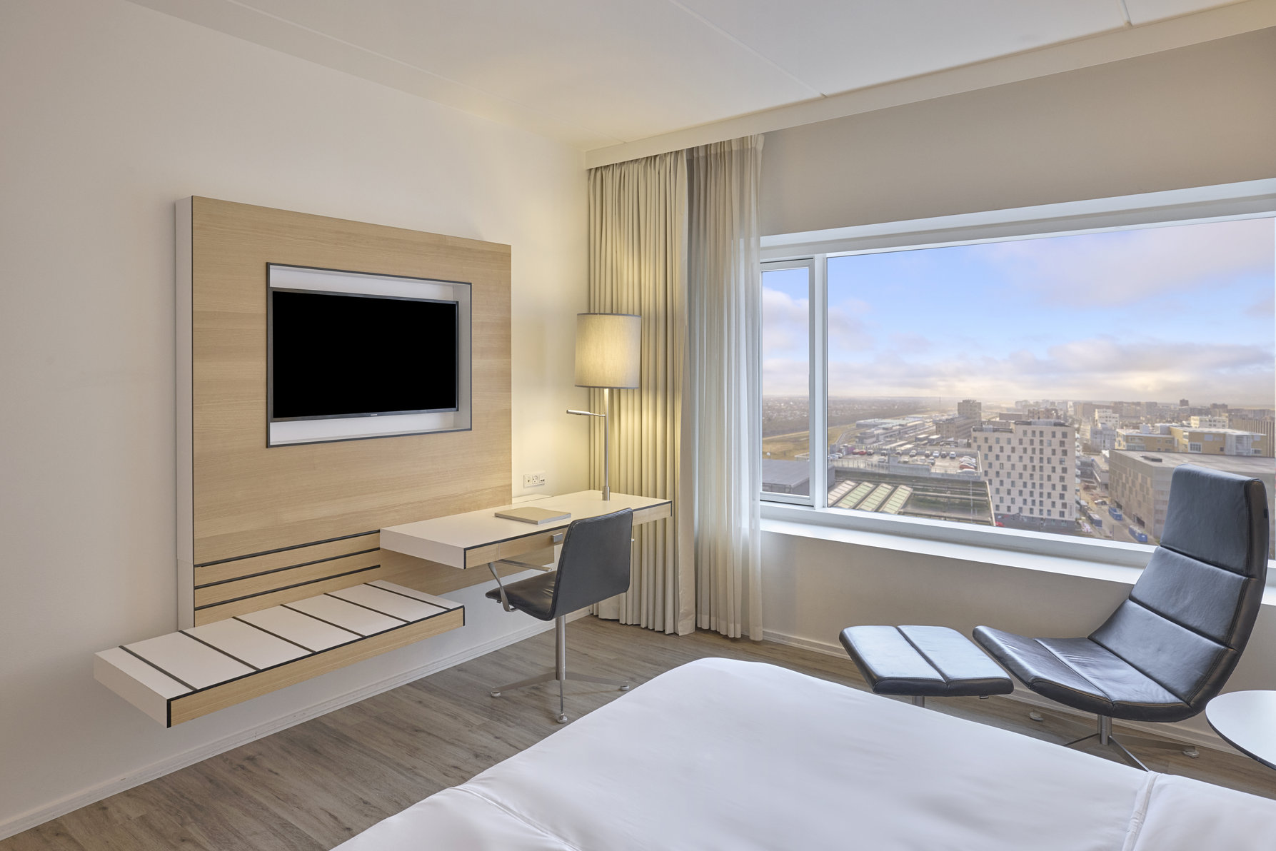 Crowne Plaza Copenhagen Towers Room Type - 1 King Standard High Floor City View Crowne Plaza Copenhagen Towers Room Type - 1 King Standard High Floor City View