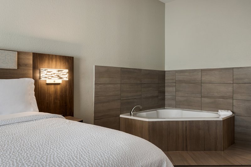 Holiday Inn Express Hotel & Suites Forrest City