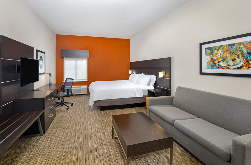 Holiday Inn Express and Suites Locust Grove