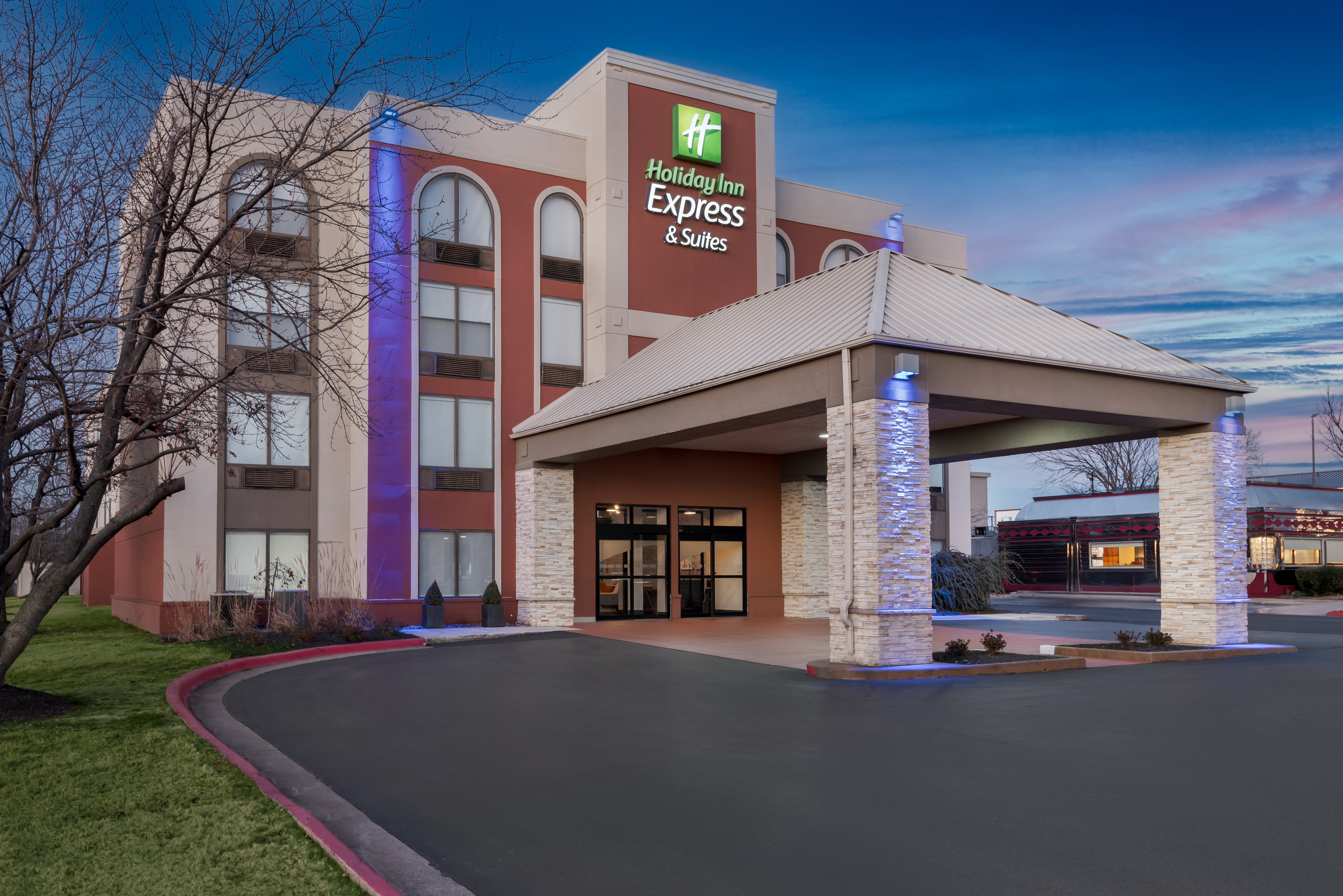 Holiday Inn Express & Suites Bentonville