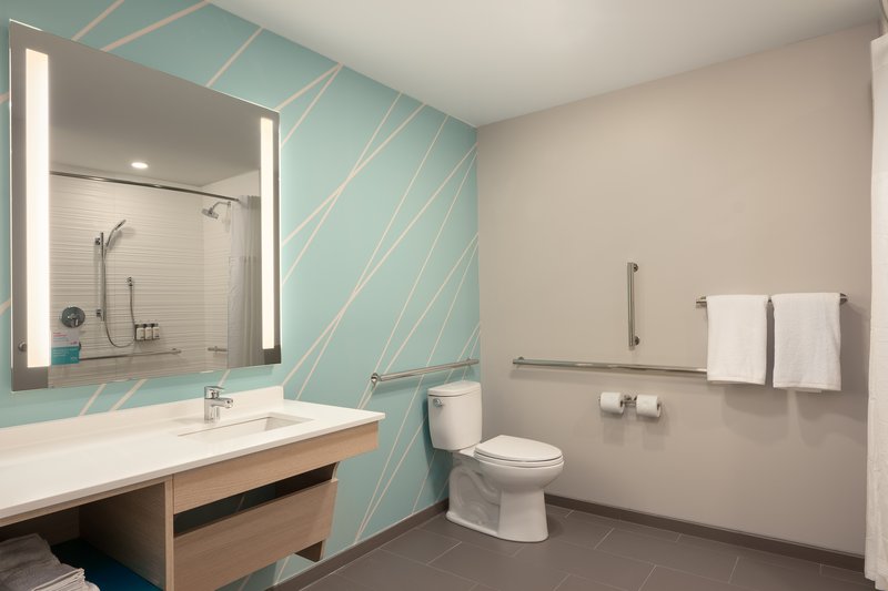 1 King Communication Mobility Accessible Roll In Shower