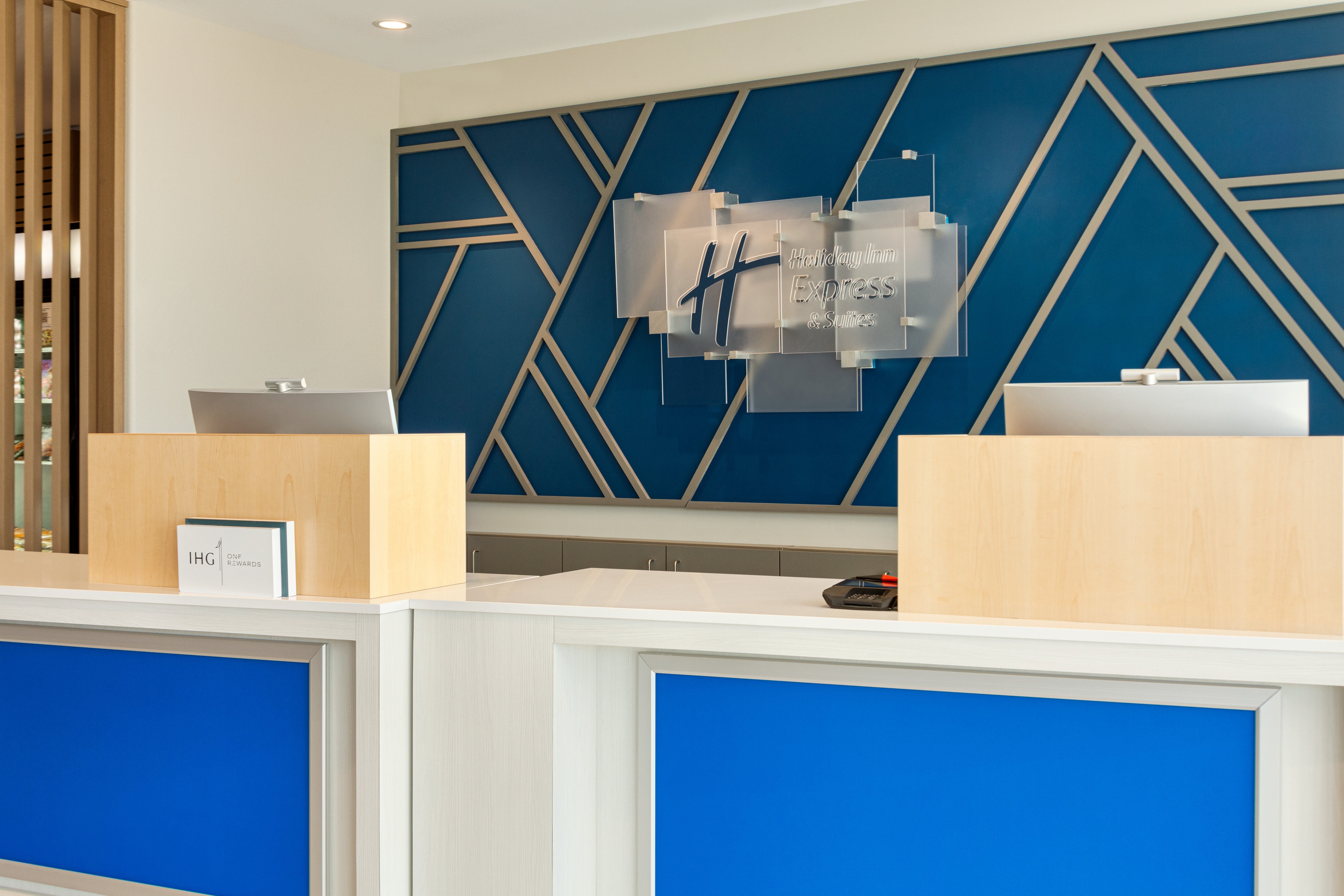Holiday Inn Express & Suites Hayward