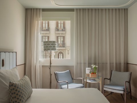 Superior King Room - Bedroom