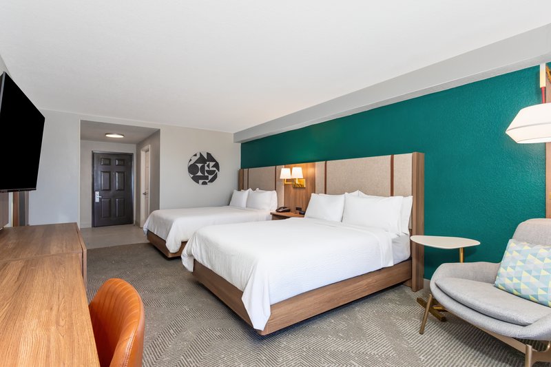 2 QUEEN BEDS CITY VIEW NONSMOKING
