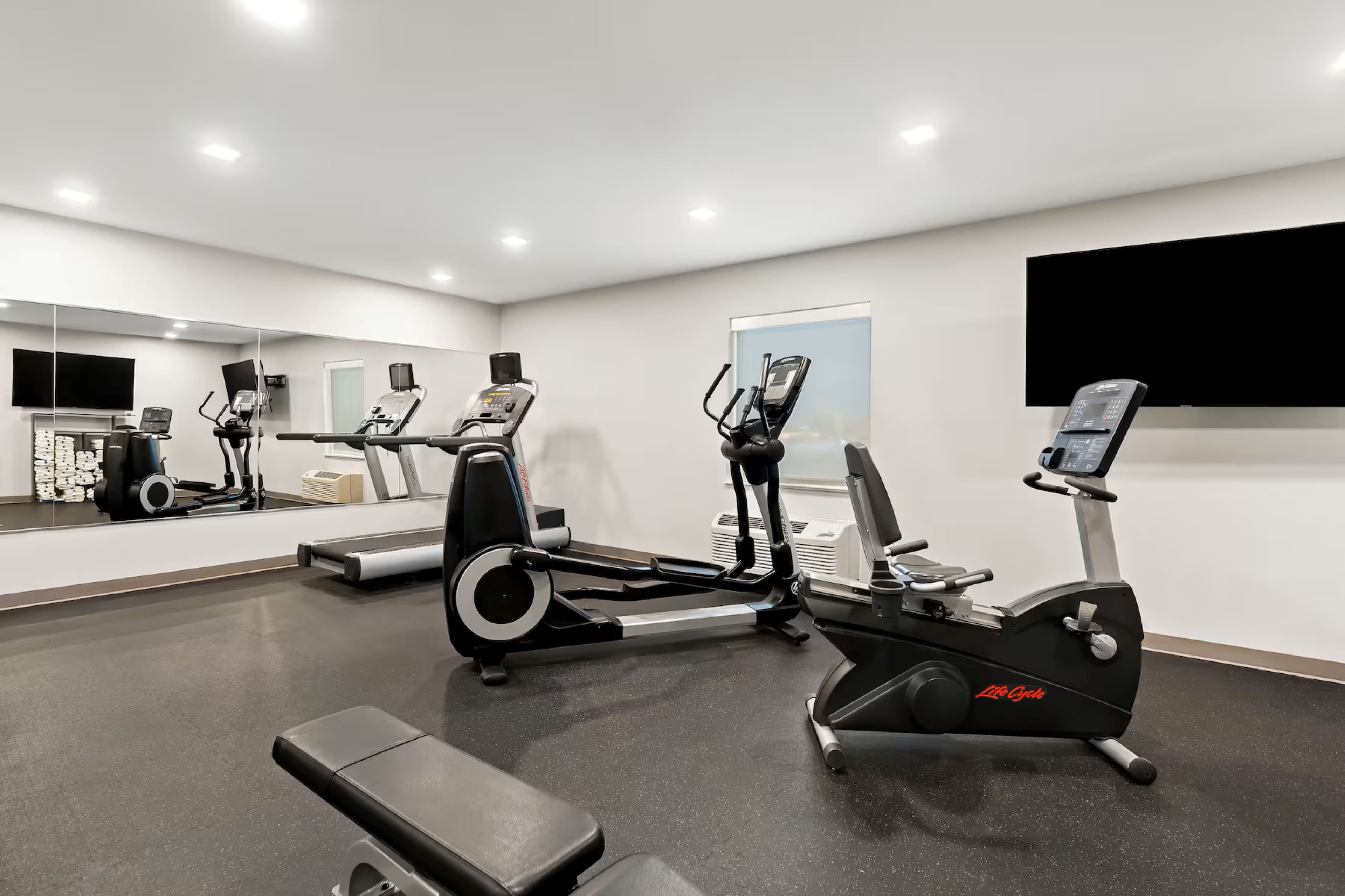 Holiday Inn Express and Suites George – Quincy South