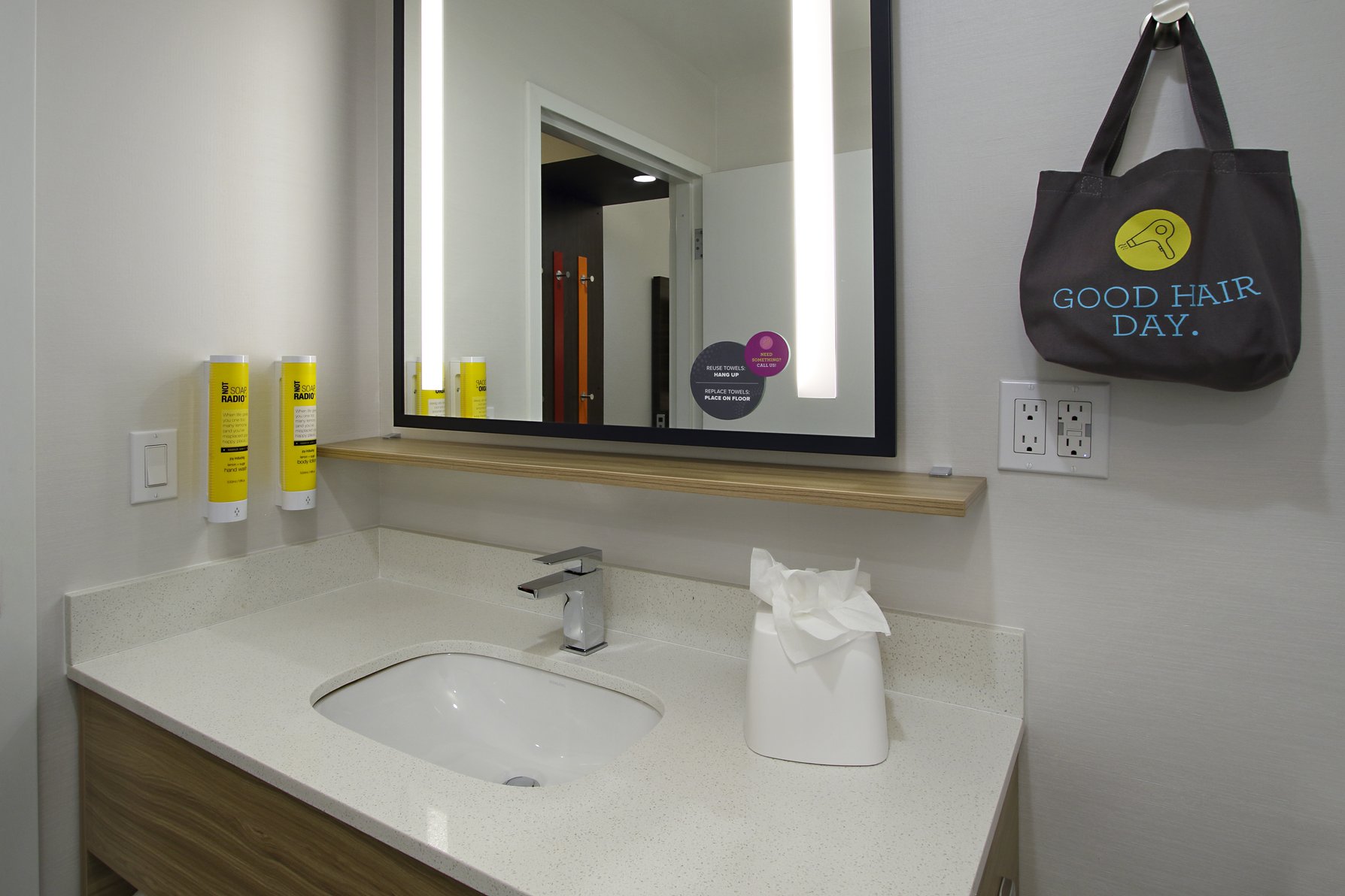 Tru by Hilton Mobile Room Type - 1 KING ACC RM W BATHTUB