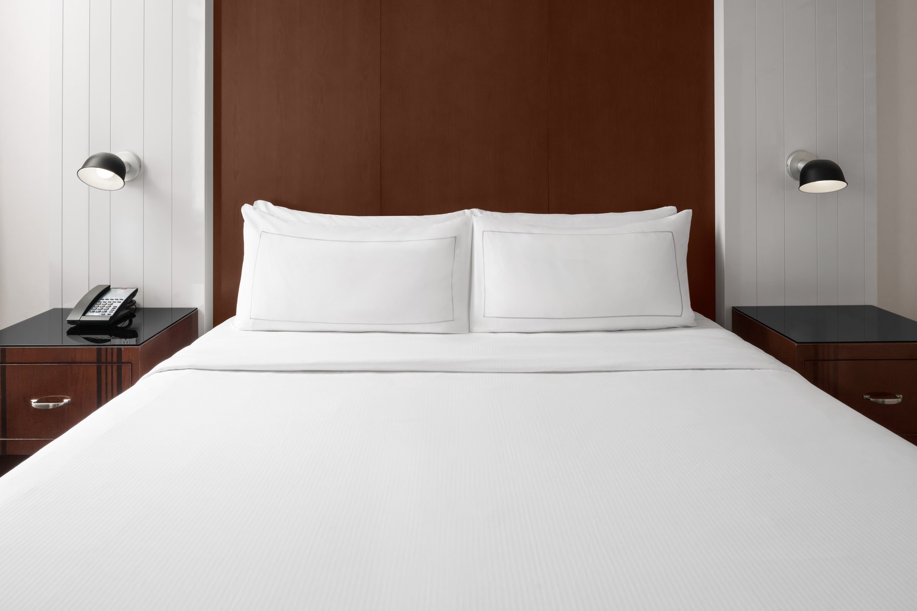 Hilton Brooklyn New York Room Type - 1 KING EXEC MOB BATH TUB