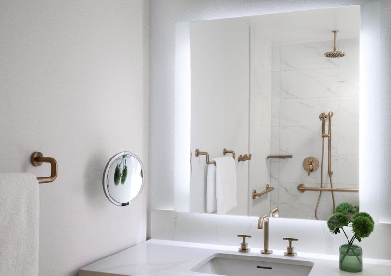 Studio Suite Mobility Accessible Tub
