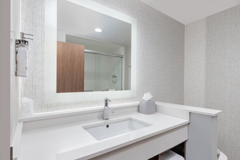 Holiday Inn Express and Suites Moore