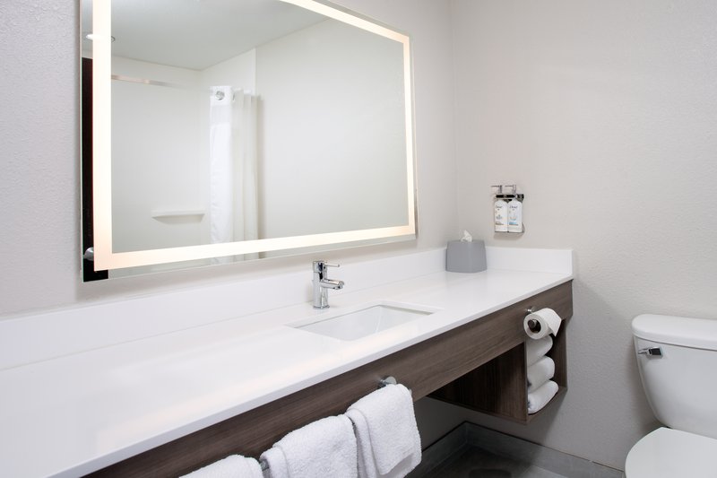 HOLIDAY INN EXP STES PEKIN