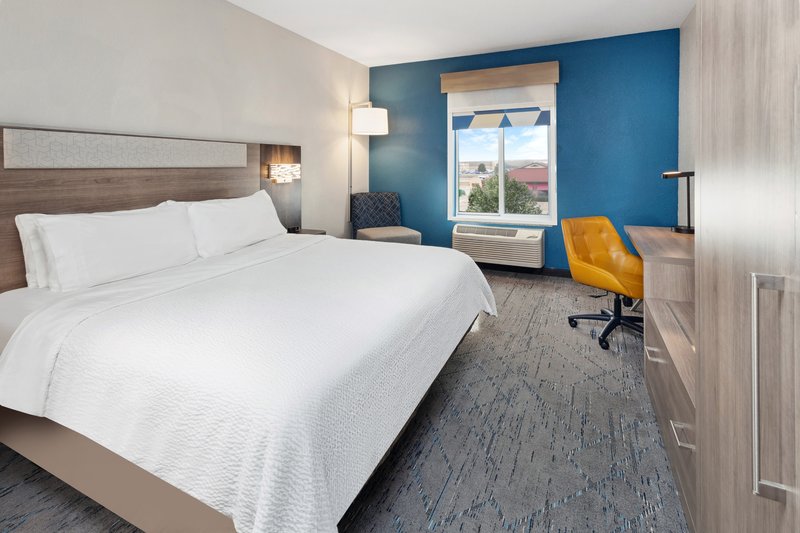 HOLIDAY INN EXP STES PEKIN
