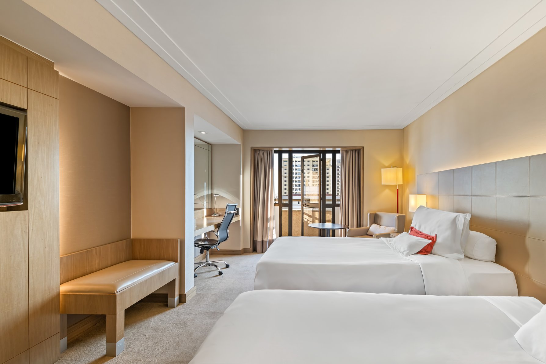 InterContinental Hotels SAO PAULO Room Type - 2 Twin Classic Club Lounge Access Balcony