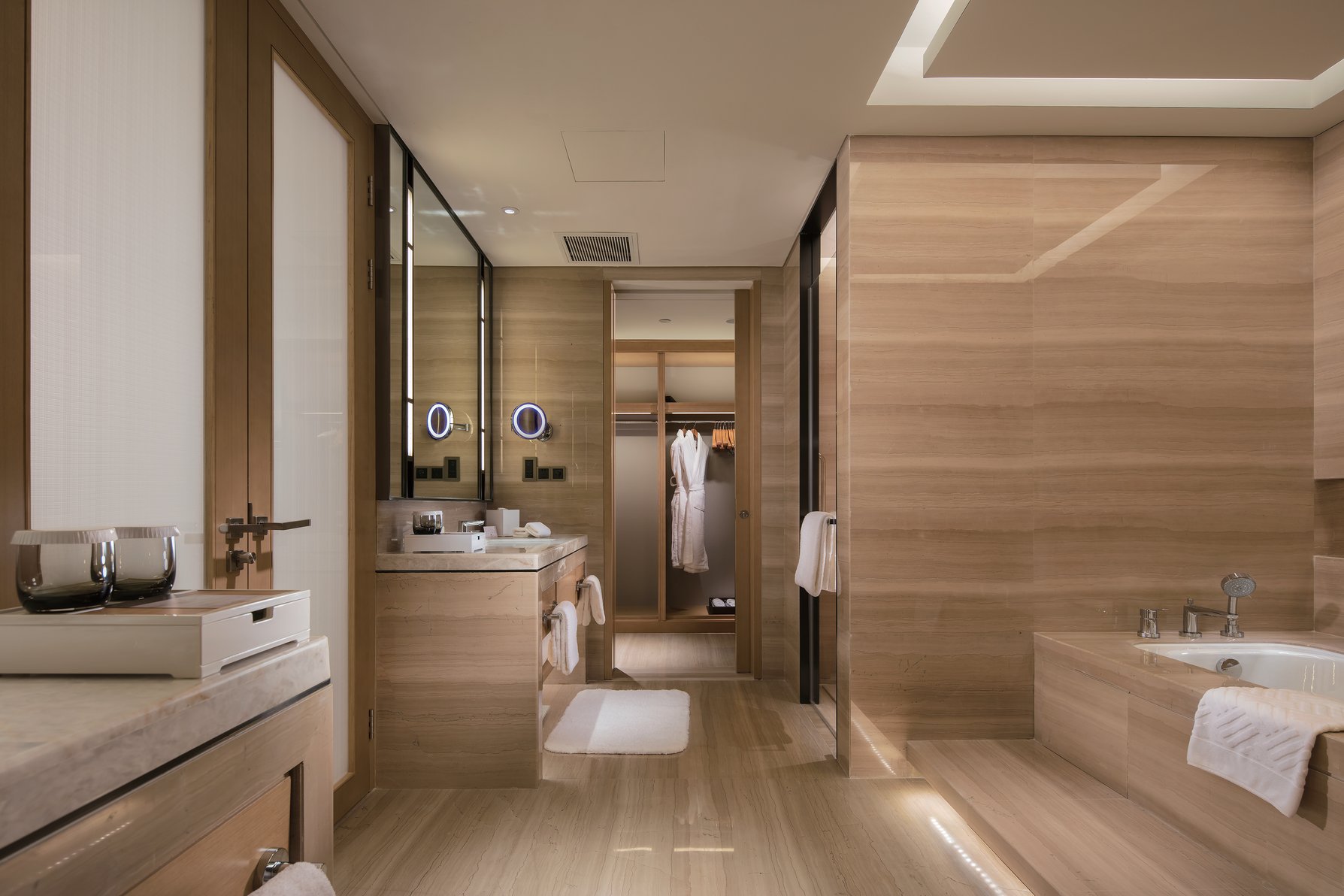 DoubleTree by Hilton Chengdu - Longquanyi Room Type - KING ONE BEDRM EXEC SUITE