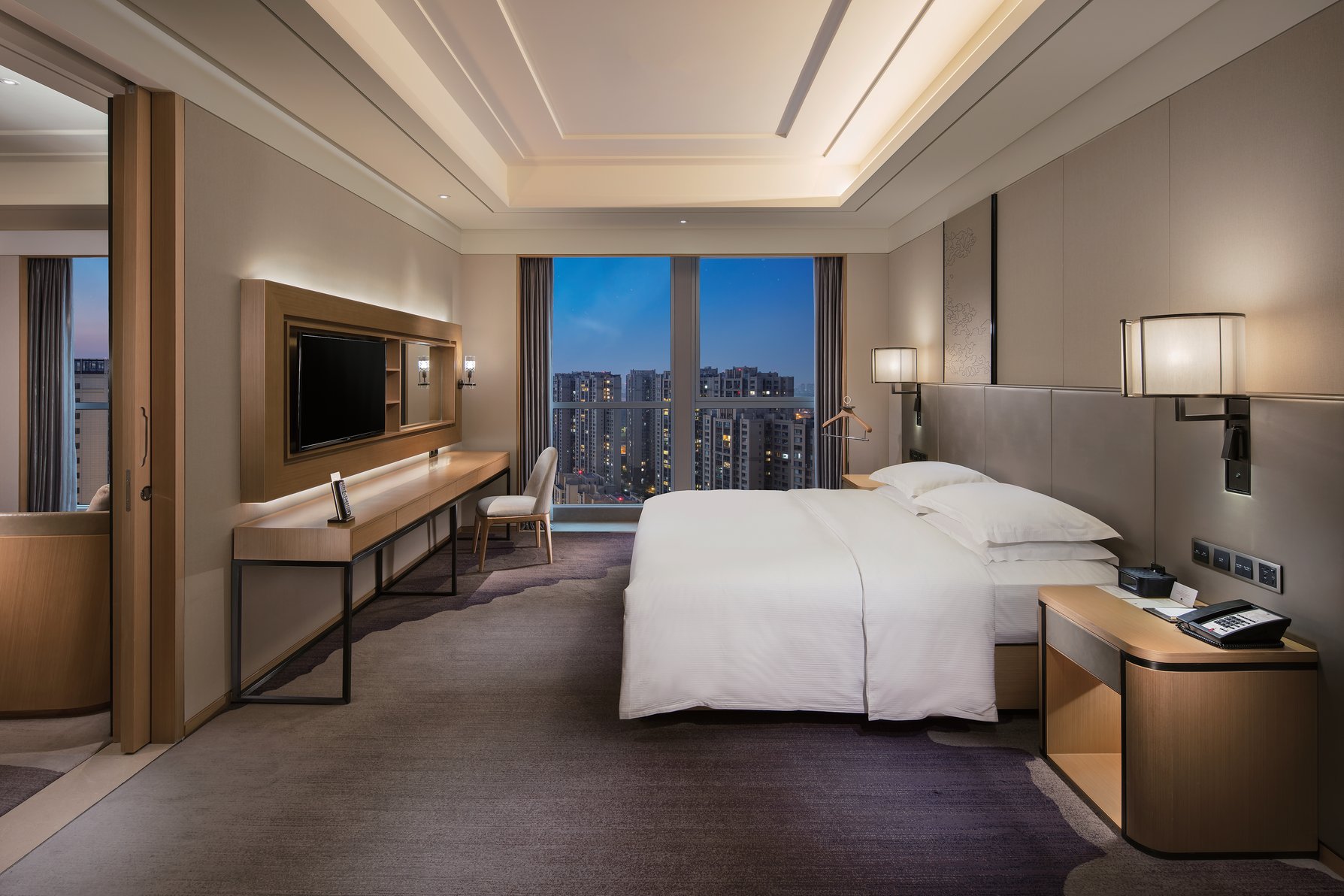 DoubleTree by Hilton Chengdu - Longquanyi Room Type - KING ONE BEDROOM DLX SUITE