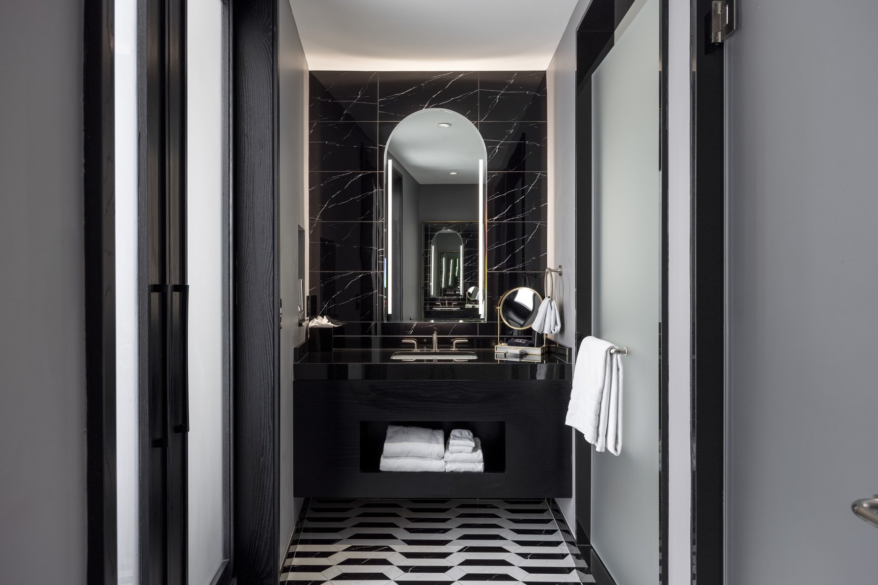 Daxton Hotel Birmingham, Curio Collection by Hilton Room Type - BIRMINGHAM KING CORNER STE
